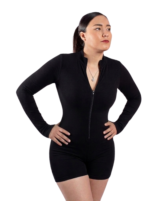 Mod. 705 JUMPSUIT SHORT CUELLO DE TORTUGA CIERRE MANGA LARGA